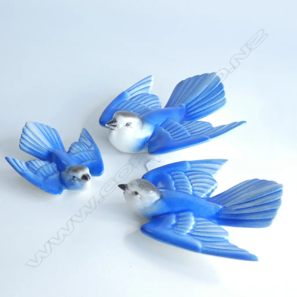 A set of three Poole wall mounting blue birds, Image 1++